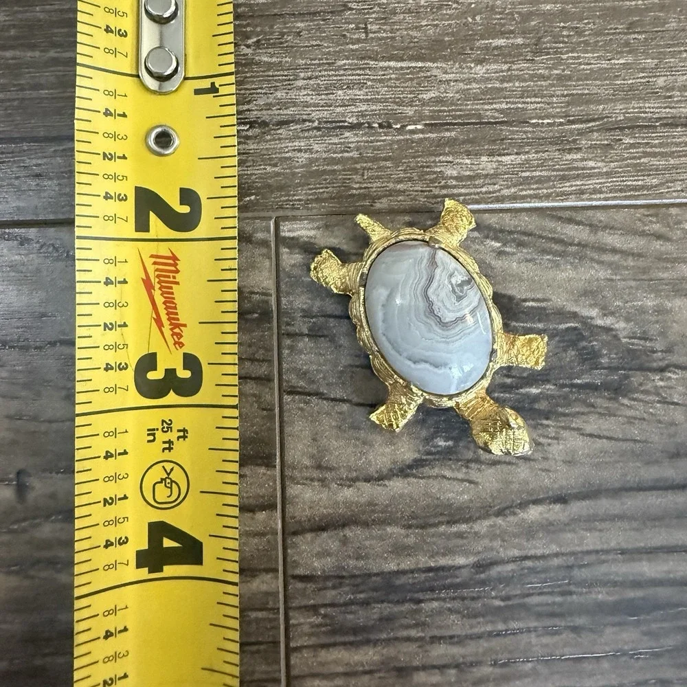 Vintage Gold Tone Turtle Brooch‎ Pin With Banded Agate Stone Shell